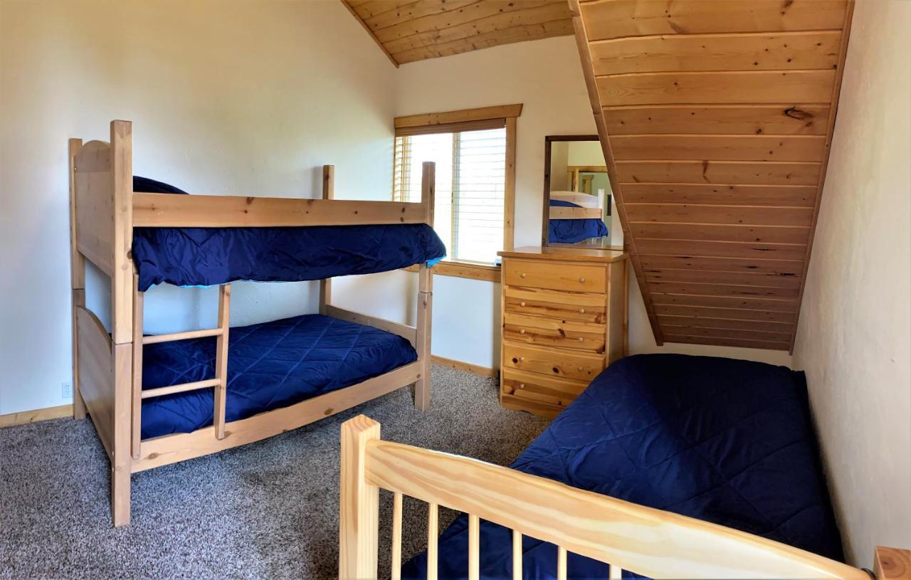 The Hideaway Hostel Island Park Exterior photo
